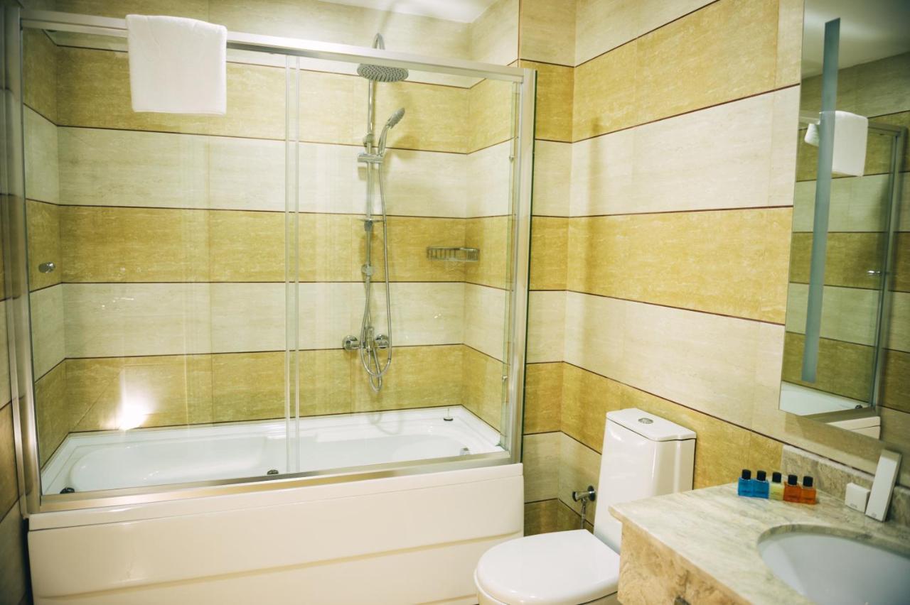 Emerald Suite Hotel バクー 部屋 写真